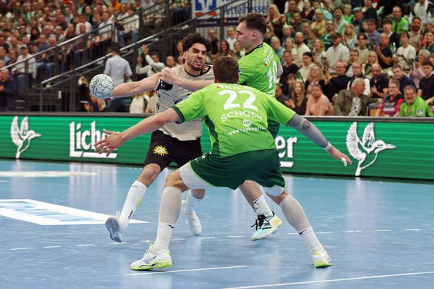 26.04.2026, xovx, Handball Daikin Handball Bundesliga, HSG Wetzlar - Bergischer HC v.l. Eloy Morante Maldonado (Bergischer HC), Jona Schoch (HSG Wetzlar), Josip Simic (HSG Wetzlar) Wetzlar Buderus-Arena Hessen Deutschland (DE)