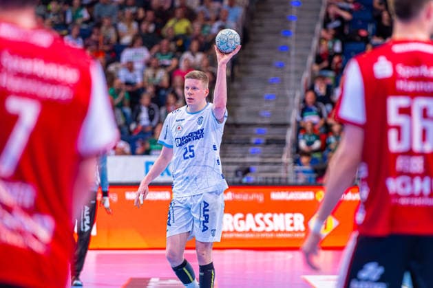 Niels Gerardus Versteijnen (TBV Lemgo Lippe, Nr. 25) (v.l.), TSV Hannover-Burgdorf (rot) gegen TBV Lemgo Lippe (weiß) am 29. Spieltag der Saison 2025 2026 in der DAIKIN Handball-Bundesliga (26.04.2026, ZAG Arena (Hannover, GER), Copyright: xJanxGuentherx xTSVxHannover-Burgdorfx