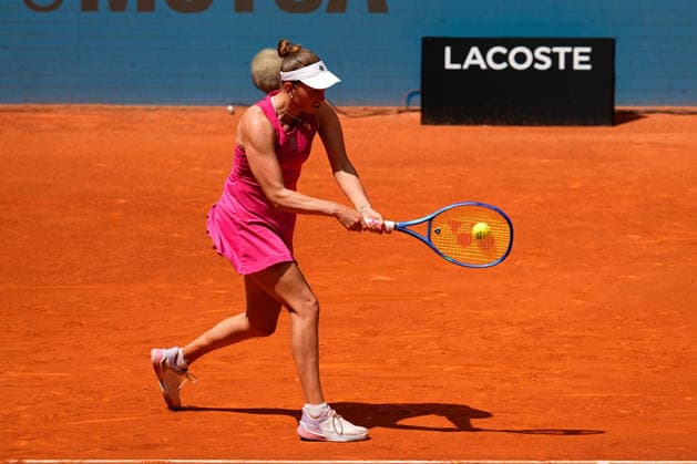April 26, 2026, Madrid, Madrid, Spain: Elise Mertens of Belgium in action against Karolina Pliskova of Czech Republic during the Mutua Madrid Open 2026, ATP, Tennis Herren Masters 1000 and WTA, Tennis Damen 1000, at La Caja Magica on April 26, 2026 in Madrid, Spain. Mutua Madrid Open 2026 - Day 7 - ZUMAa181 20260426_zaa_a181_199 Copyright: xDennisxAgyemanx