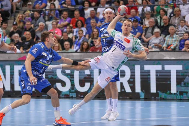 26.04.2026, xgox, Handball - Daikin HBL TVB Stuttgart - SC Magdeburg emspor, v.l. Felix Claar (Magdeburg, 7) wirft Tor, Torschuetze, erzielt Tor, Treffer, scores the goal Stuttgart
