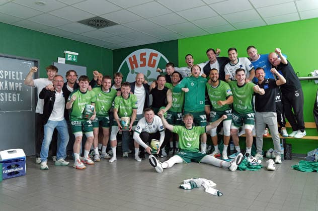 26.04.2026, xovx, Handball Daikin Handball Bundesliga, HSG Wetzlar - Bergischer HC Die Spieler der HSG Wetzlar bejubeln den 33:29 Sieg über den Bergischen HC. Wetzlar Buderus-Arena Hessen Deutschland (DE)