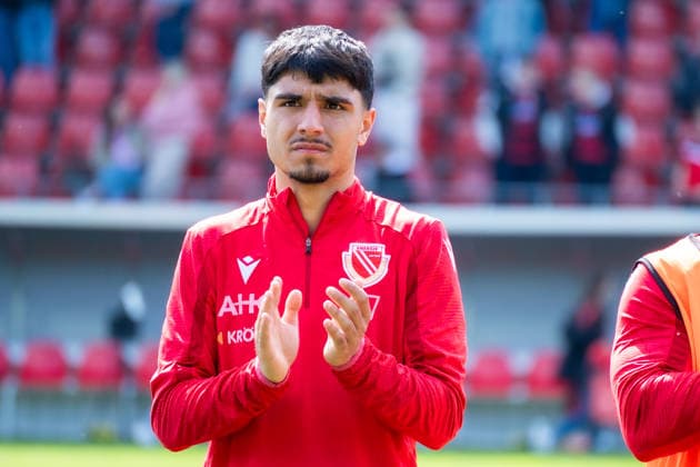 Deutschland: 3.Liga 2025 2026 - FC Viktoria Köln vs FC Energie Cottbus - 35. Spieltag - Sportpark Höhenberg-Stadion (Köln): Siegesfeier, Reaktion Can Moustfa (FC Energie Cottbus, 17)) Jubel, Begeisterung, glücklich, feiern Copyright: xOrhanxHabashx