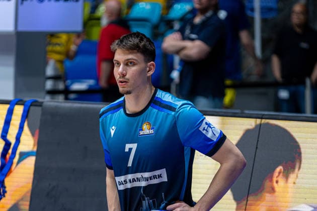 Basketball Bundesliga BBL, Frankfurt Skyliners vs. ALBA Berlin, Süwag Energie Arena Frankfurt am Main; 26.04.2026 Basketball Bundesliga BBL, Frankfurt am Main, Germany - 26.04.2026: Dusan Nikolic (Frankfurt Skyliners, 7) beim Warm-Up, Basketball Bundesliga BBL, Spiel der Frankfurt Skyliners vs. ALBA Berlin, Süwag Energie Arena Frankfurt am Main Copyright: xBEAUTIFULxSPORTS Freudensteinx