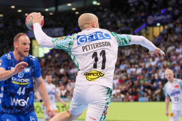 26.04.2026, xgox, Handball - Daikin HBL TVB Stuttgart - SC Magdeburg emspor, v.l. Daniel Pettersson (Magdeburg, 11) wirft Tor, Torschuetze, erzielt Tor, Treffer, scores the goal Stuttgart