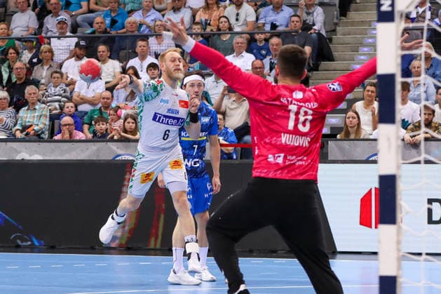 26.04.2026, xgox, Handball - Daikin HBL TVB Stuttgart - SC Magdeburg emspor, v.l. Matthias Musche (Magdeburg, 6) wirft Tor, Torschuetze, erzielt Tor, Treffer, scores the goal Stuttgart