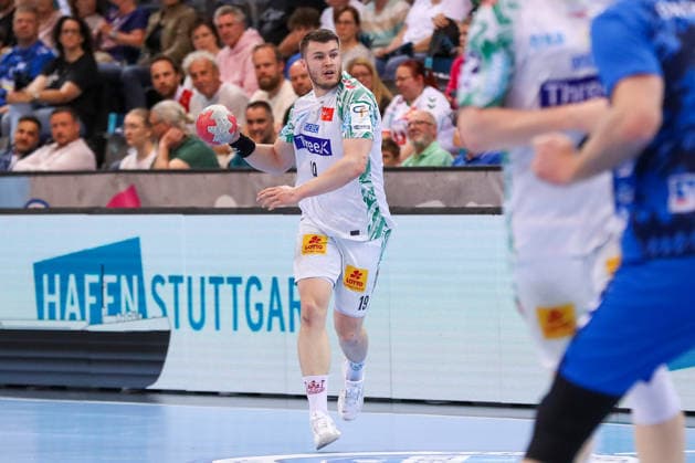 26.04.2026, xgox, Handball - Daikin HBL TVB Stuttgart - SC Magdeburg emspor, v.l. Elvar Oern Jonsson (Magdeburg, 19) am Ball, plays the ball Stuttgart