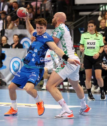 26.04.2026 Stuttgart, Handball TVB Stuttgart vs. SC Magdeburg, v.l. Max Häfner (TVB), Oscar Bergendahl (Magdeburg)