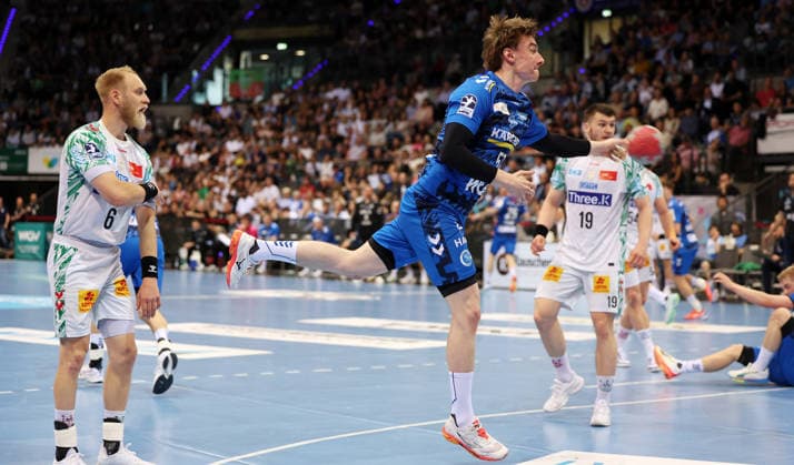 26.04.2026 Stuttgart, Handball TVB Stuttgart vs. SC Magdeburg, Jakob Nigg (TVB,, am Ball)