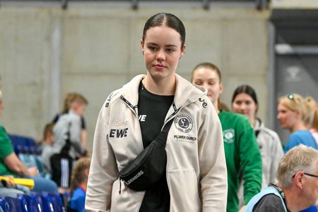 Pam Korsten (VfL Oldenburg, 18) VfL Oldenburg vs. SV Union Halle-Neustadt, ALSCO Handball Bundesliga Frauen, Playoffs, 2. Spieltag, Saison 2025 2026, 25.04.2026, VfL Oldenburg vs. SV Union Halle-Neustadt, ALSCO Handball Bundesliga Frauen, Playoffs, 2. Spieltag, Saison 2025 2026, 25.04.2026 Oldenburg Copyright: xEibner-Pressefoto RobertxGertzenx EP_RGN