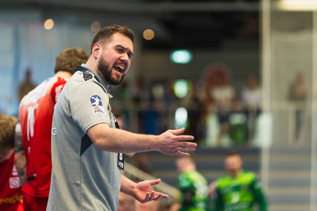 Kenji Hoevels (TuSEM Essen, Trainer) sauer TuSEM Essen vs. HC Elbflorenz Dresden, Handball, 2.HBL, 29.Spieltag, Saison 2025 26, 26.04.2026, TuSEM Essen vs. HC Elbflorenz Dresden, Handball, 2.HBL, 29.Spieltag, Saison 2025 26, 26.04.2026 Essen Copyright: xEibner-Pressefoto LukasxBaldygax EP_LBA