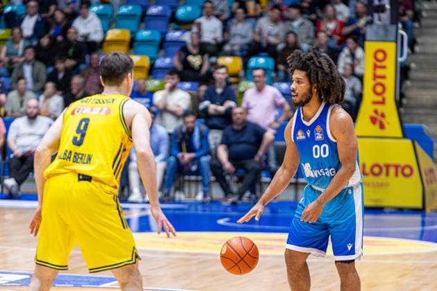 Basketball Bundesliga BBL, Frankfurt Skyliners vs. ALBA Berlin, Süwag Energie Arena Frankfurt am Main; 26.04.2026 Basketball Bundesliga BBL, Frankfurt am Main, Germany - 26.04.2026: Tyger Campbell (Frankfurt Skyliners, 00) am Ball gegen Jonas Mattisseck (ALBA BERLIN, 9), Basketball Bundesliga BBL, Spiel der Frankfurt Skyliners vs. ALBA Berlin, Süwag Energie Arena Frankfurt am Main Copyright: xBEAUTIFULxSPORTS Freudensteinx