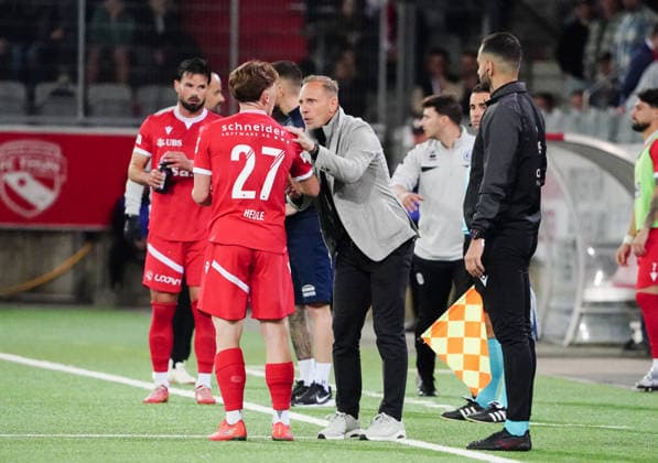 25.04.2026 Schweiz Thun, Fussball Herren Super League Saison 2025- 2026 FC Thun - FC Lugano 0:1 Bild , Michael Heule -Trainer Mauro Lustrinelli FC THUN Aktion *** 25 04 2026 Switzerland Thun, Soccer Men Super League Season 2025 2026 FC Thun FC Lugano 0 1 Picture , Michael Heule Coach Mauro Lustrinelli FC THUN Action 
