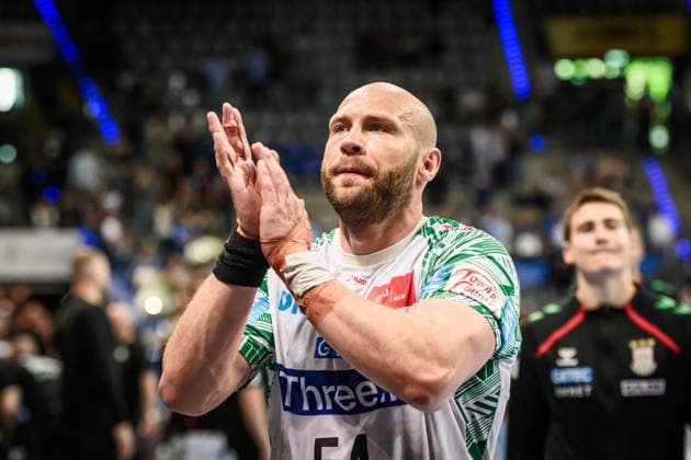 Oscar Bergendahl (SC Magdeburg 54) - Freude, Jubel, Applaus fuer die Fans nach Auswaertssieg gegen den TVB Stuttgart GER, TVB Stuttgart - SC Magdeburg, DAIKIN HBL, Handball, Bundesliga, 29. Spieltag, Spielzeit 2025 2026, 26.04.2026 GER, TVB Stuttgart - SC Magdeburg, DAIKIN HBL, Handball, Bundesliga, 29. Spieltag, Spielzeit 2025 2026, 26.04.2026 Stuttgart Copyright: xSandyxDinkelackerx EP_SDR