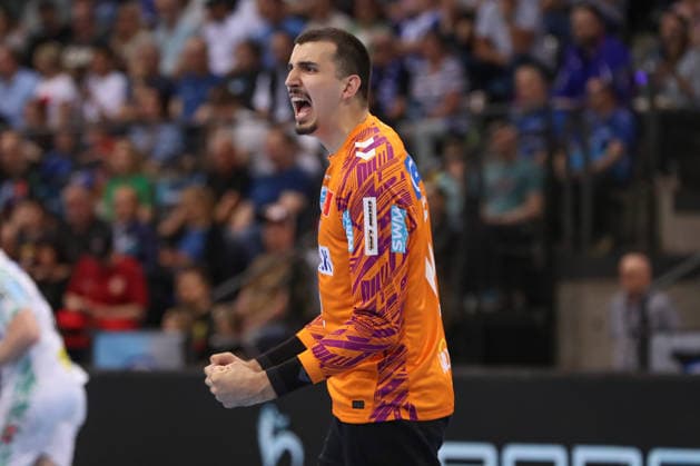 26.04.2026, xgox, Handball - Daikin HBL TVB Stuttgart - SC Magdeburg emspor, v.l. Matej Mandic (Magdeburg, 12) Jubelt ueber gehaltenen Ball, abgewehrt, gehalten, Torhueter Stuttgart