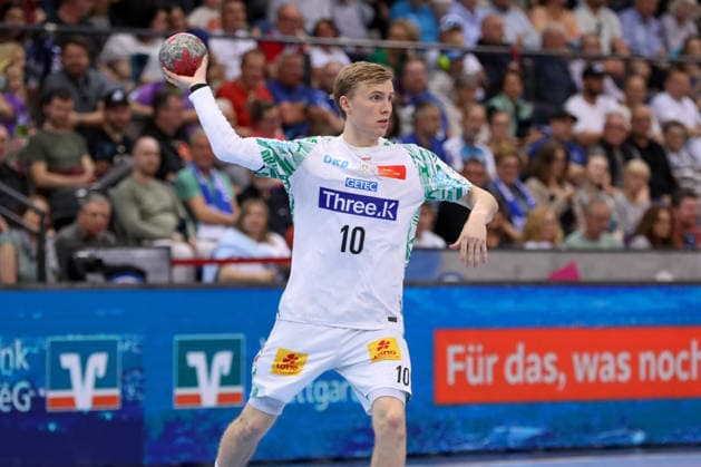 26.04.2026, xgox, Handball - Daikin HBL TVB Stuttgart - SC Magdeburg emspor, v.l. Gisli Thorgeir Kristjansson (Magdeburg, 10) am Ball, plays the ball Stuttgart