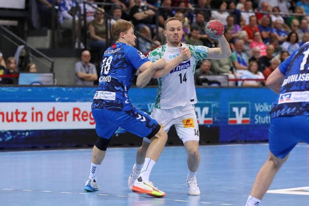 26.04.2026, xgox, Handball - Daikin HBL TVB Stuttgart - SC Magdeburg emspor, v.l. Linus Schmid (Stuttgart, 18), Omar Ingi Magnusson (Magdeburg, 14) Zweikampf, Duell, Kampf, tackle Stuttgart