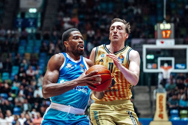 William Christmas (Skyliners Frankfurt, 08), Moses Wood (Alba Berlin, 11) GER, Skyliners Frankfurt vs. Alba Berlin, easycredit BBL, Bundesliga, 31 Spieltag, Saison 2025 2026. 26.04.2026 Eibner-Pressefoto Attila Ziga GER, Skyliners Frankfurt vs. Alba Berlin, easycredit BBL, Bundesliga, 31 Spieltag, Saison 2025 2026. 26.04.2026 Frankfurt am Main Copyright: xEibner-Pressefotox EP_AZA