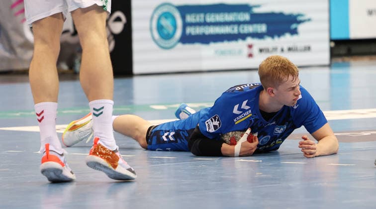 26.04.2026 Stuttgart, Handball TVB Stuttgart vs. SC Magdeburg, Torben Matzken (TVB) enttäuscht am Boden
