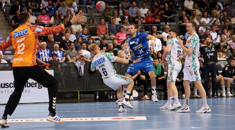 26.04.2026 Stuttgart, Handball TVB Stuttgart vs. SC Magdeburg, v.l. Matej Mandic (Magdeburg), Matthias Musche (Magdeburg), Kai Häfner (TVB)