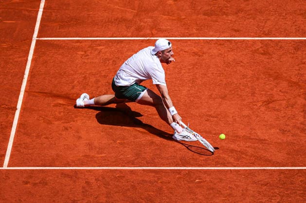 Mutua Madrid Open 2026 - Day 7 Tallon Griekspoor of the Netherlands competes against Lorenzo Musetti of Italy during their Men s Singles match on Day Seven of the Mutua Madrid Open at La Caja Magica on April 26, 2026, in Madrid, Spain. Madrid Madrid Spain  Copyright: xMiguelxReisx originalFilename:reis-notitle260426_nporg.jpg