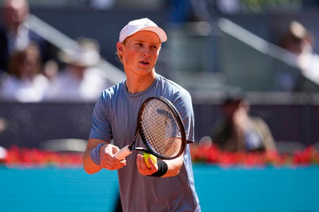 April 26, 2026, Madrid, Madrid, Spain: Elmer Moller of Denmark plays against Jannik Sinner of Italy during the Mutua Madrid Open 2026, ATP, Tennis Herren Masters 1000 and WTA, Tennis Damen 1000, at La Caja Magica on April 26, 2026 in Madrid, Spain. Mutua Madrid Open 2026 - Day 7 - ZUMAa181 20260426_zaa_a181_308 Copyright: xOscarxJ.xBarrosox