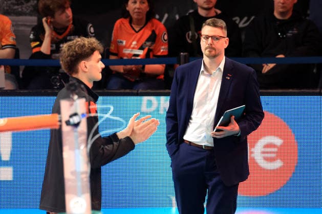 DEU, DVV, 1.VBL, BR Volleys vs. Friedrichshafen, 26.04.2026, Max-Schmeling-Halle, Berlin, DEU, DVV, 1.VBL, BR Volleys vs. Friedrichshafen, im Bild Co-Trainer Markus Steuerwald (BR Volleys)
