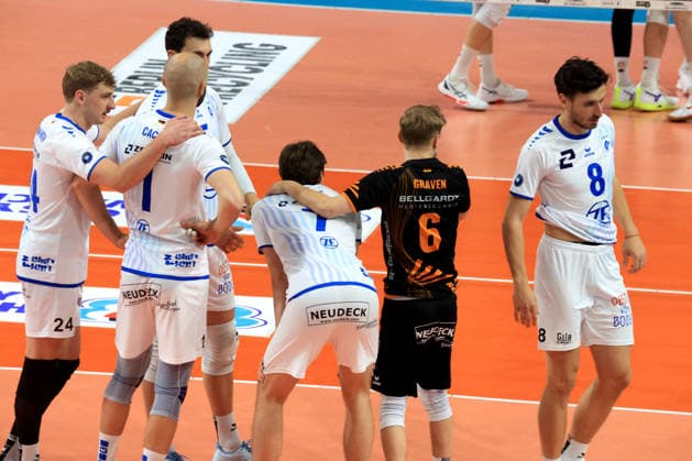 DEU, DVV, 1.VBL, BR Volleys vs. Friedrichshafen, 26.04.2026, Max-Schmeling-Halle, Berlin, DEU, DVV, 1.VBL, BR Volleys vs. Friedrichshafen, im Bild Friedrichshafener-Spielerkreis