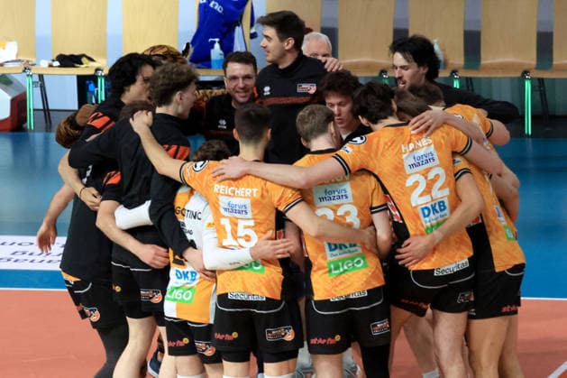 DEU, DVV, 1.VBL, BR Volleys vs. Friedrichshafen, 26.04.2026, Max-Schmeling-Halle, Berlin, DEU, DVV, 1.VBL, BR Volleys vs. Friedrichshafen, im Bild BR Volleys-Spielerkreis