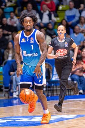 Basketball Bundesliga BBL, Frankfurt Skyliners vs. ALBA Berlin, Süwag Energie Arena Frankfurt am Main; 26.04.2026 Basketball Bundesliga BBL, Frankfurt am Main, Germany - 26.04.2026: Isaiah Swope (Frankfurt Skyliners, 1) am Ball, Basketball Bundesliga BBL, Spiel der Frankfurt Skyliners vs. ALBA Berlin, Süwag Energie Arena Frankfurt am Main Copyright: xBEAUTIFULxSPORTS Freudensteinx