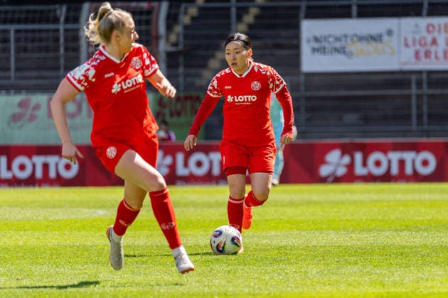 Spielszene, Dribbling Akari Kurishima (1. FSV Mainz 05, 06) mit Ball, GER, 1. FSV Mainz 05 vs. VfL Bochum, Fussball, 2. Frauen-Bundesliga, 23. Spieltag, Saison 2025 2026, 26.04.2026, DFB REGULATIONS PROHIBIT ANY USE OF PHOTOGRAPHS AS IMAGE SEQUENCES AND OR QUASI-VIDEO, GER, 1. FSV Mainz 05 vs. VfL Bochum, Fussball, 2. Frauen-Bundesliga, 23. Spieltag, Saison 2025 2026, 26.04.2026 Mainz Copyright: xEibner-Pressefoto Jan-NiclasxGrox EP_JGG