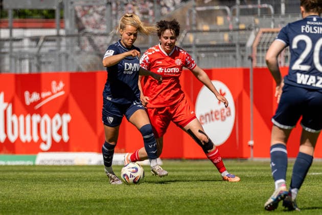 Spielszene, Dribbling, Zweikampf, v.l. Anna Moczarski (VfL Bochum, 10), Anna Donner (1. FSV Mainz 05, 15), Amelie Foelsing (VfL Bochum, 20), GER, 1. FSV Mainz 05 vs. VfL Bochum, Fussball, 2. Frauen-Bundesliga, 23. Spieltag, Saison 2025 2026, 26.04.2026, DFB REGULATIONS PROHIBIT ANY USE OF PHOTOGRAPHS AS IMAGE SEQUENCES AND OR QUASI-VIDEO, GER, 1. FSV Mainz 05 vs. VfL Bochum, Fussball, 2. Frauen-Bundesliga, 23. Spieltag, Saison 2025 2026, 26.04.2026 Mainz Copyright: xEibner-Pressefoto Jan-NiclasxGrox EP_JGG
