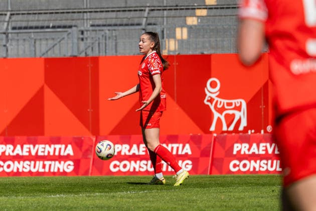 Spielszene, Miriam Sterrer (1. FSV Mainz 05, 03) aergert sich ueber den Pfiff der Schiedsrichterin, GER, 1. FSV Mainz 05 vs. VfL Bochum, Fussball, 2. Frauen-Bundesliga, 23. Spieltag, Saison 2025 2026, 26.04.2026, DFB REGULATIONS PROHIBIT ANY USE OF PHOTOGRAPHS AS IMAGE SEQUENCES AND OR QUASI-VIDEO, GER, 1. FSV Mainz 05 vs. VfL Bochum, Fussball, 2. Frauen-Bundesliga, 23. Spieltag, Saison 2025 2026, 26.04.2026 Mainz Copyright: xEibner-Pressefoto Jan-NiclasxGrox EP_JGG