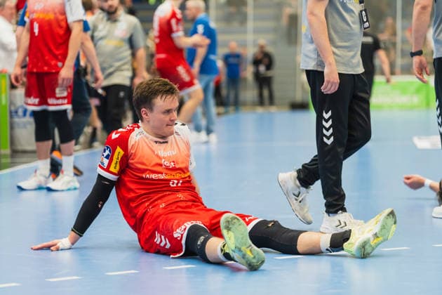 Max Neuhaus (TuSEM Essen, 37) niedergeschlagen nach dem Spiel am Boden TuSEM Essen vs. HC Elbflorenz Dresden, Handball, 2.HBL, 29.Spieltag, Saison 2025 26, 26.04.2026, TuSEM Essen vs. HC Elbflorenz Dresden, Handball, 2.HBL, 29.Spieltag, Saison 2025 26, 26.04.2026 Essen Copyright: xEibner-Pressefoto LukasxBaldygax EP_LBA