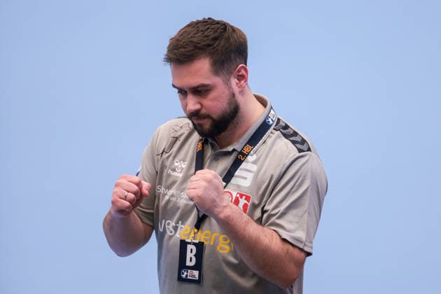 26.04.2026, 29. Spieltag der 2. Handball Bundesliga, TuSEM Essen - HC Elbflorenz 2006. Trainer Kenji Hövels (TuSEM Essen). Essen Am Hallo NRW Deutschland xRHR-FOTO DEx Copyright: DennisxEwert RHR-FOTOx RHR-FOTO DE