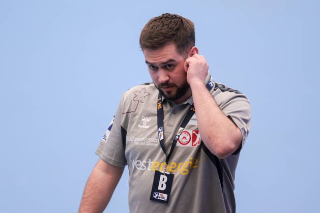 26.04.2026, 29. Spieltag der 2. Handball Bundesliga, TuSEM Essen - HC Elbflorenz 2006. Trainer Kenji Hövels (TuSEM Essen). Essen Am Hallo NRW Deutschland xRHR-FOTO DEx Copyright: DennisxEwert RHR-FOTOx RHR-FOTO DE