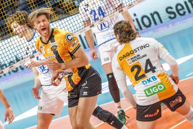 Volleyball, Männer: BR Volleys - VfB Friedrichshafen, Bundesliga. Matthew Knigge (BR Volleys) freut sich über den Punkt. BR Volleys -VfB Friedrichshafen
