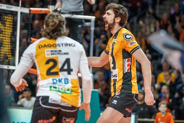 Volleyball, Männer: BR Volleys - VfB Friedrichshafen, Bundesliga. Jake Hanes (BR Volleys) freut sich über den Punkt. BR Volleys -VfB Friedrichshafen