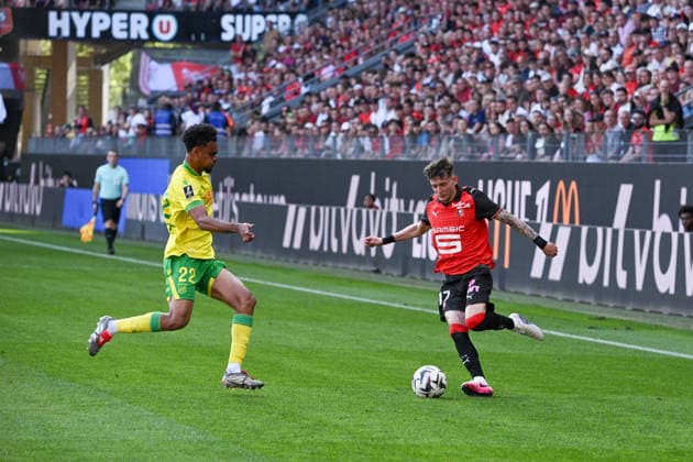 FOOTBALL : Stade Rennais vs FC Nantes - Ligue 1 - JournÃ e 31 - 26 04 2026 Sebastian Szymanski (Stade Rennais), Mathieu Acapandie (FC Nantes) RennesFrance  Copyright: xEmilienxJousselinx