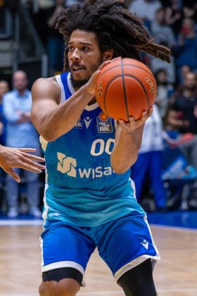 Basketball Bundesliga BBL, Frankfurt Skyliners vs. ALBA Berlin, Süwag Energie Arena Frankfurt am Main; 26.04.2026 Basketball Bundesliga BBL, Frankfurt am Main, Germany - 26.04.2026: Tyger Campbell (Frankfurt Skyliners, 00) am Ball, Basketball Bundesliga BBL, Spiel der Frankfurt Skyliners vs. ALBA Berlin, Süwag Energie Arena Frankfurt am Main Copyright: xBEAUTIFULxSPORTS Freudensteinx