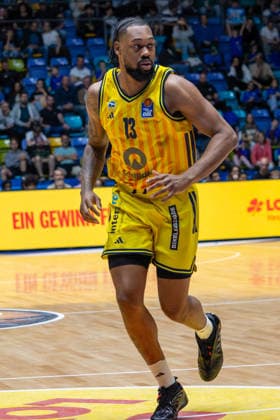 Basketball Bundesliga BBL, Frankfurt Skyliners vs. ALBA Berlin, Süwag Energie Arena Frankfurt am Main; 26.04.2026 Basketball Bundesliga BBL, Frankfurt am Main, Germany - 26.04.2026: J Wan Roberts (ALBA BERLIN, 13), Basketball Bundesliga BBL, Spiel der Frankfurt Skyliners vs. ALBA Berlin, Süwag Energie Arena Frankfurt am Main Copyright: xBEAUTIFULxSPORTS Freudensteinx