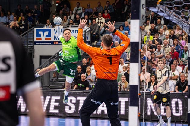 26.04.2026, xovx, Handball Daikin Handball Bundesliga, HSG Wetzlar - Bergischer HC v.l. Ahmet Nafea (HSG Wetzlar), Christopher Rudeck (Bergischer HC) Wetzlar Buderus-Arena Hessen Deutschland (DE)