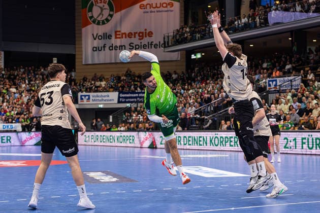 26.04.2026, xovx, Handball Daikin Handball Bundesliga, HSG Wetzlar - Bergischer HC v.l. Sören Steinhaus (Bergischer HC), Stefan Cavor (HSG Wetzlar), Gerdas Babarskas (Bergischer HC), Aron Seesing (Bergischer HC) Wetzlar Buderus-Arena Hessen Deutschland (DE)