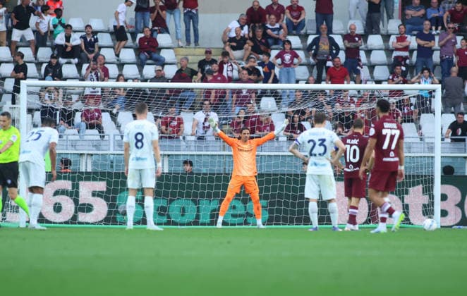 CALCIO - Serie A - Torino FC vs Inter - FC Internazionale Yann Sommer of FC Inter during the Italian Serie A, football match between Torino FC and FC Inter Milan on 26 April 2026, at Stadio Olimpico Grande Torino, Turin, Italy. Photo Nderim Kaceli Turin Italy  Copyright: xIPAxSport ABACAx