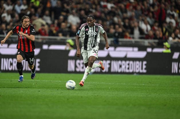 CALCIO - Serie A - AC Milan vs Juventus FC Jonathan David of FC Juventus in action during the Italian Serie A football match between Inter AC Milan and FC Juventus on 26 of April 2026 at Giuseppe Meazza San Siro Siro stadium in Milan, Italy. Credit: Tiziano Ballabio Milan Italy  Copyright: xIPAxSport ABACAx