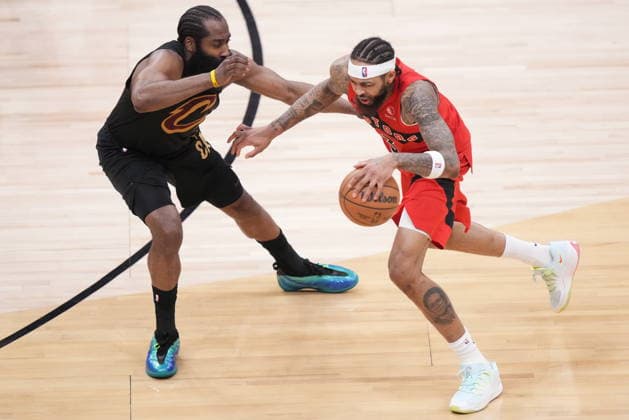 April 26, 2026, Toronto, On, Canada: Toronto Raptors forward Brandon Ingram (3) tries to get around Cleveland Cavaliers guard James Harden (1) during second half NBA, Basketball Herren, USA playoff basketball action in Toronto on Sunday, April 26, 2026. Canada News - April 26, 2026  - ZUMAc35_ 20260426_zaf_c35_080 Copyright: xNathanxDenettex
