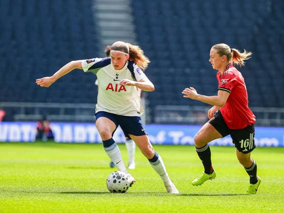LONDON, ENGLAND - APRIL 26: Signe Gaupset of Tottenham with ball during the Barclays Womens Super League match between Tottenham Hotspur and Manchester United, ManU at Tottenham Hotspur Stadium on April 26, 2026 in London, England. Copyright: xJodyxDemayx-xDaviesx xSPPx Sportspressphoto_SPR137389