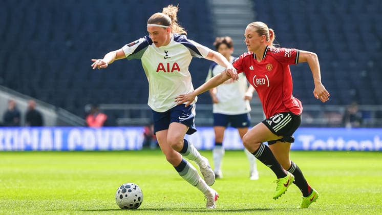 LONDON, ENGLAND - APRIL 26: Signe Gaupset of Tottenham with ball during the Barclays Womens Super League match between Tottenham Hotspur and Manchester United, ManU at Tottenham Hotspur Stadium on April 26, 2026 in London, England. Copyright: xJodyxDemayx-xDaviesx xSPPx Sportspressphoto_SPR137392