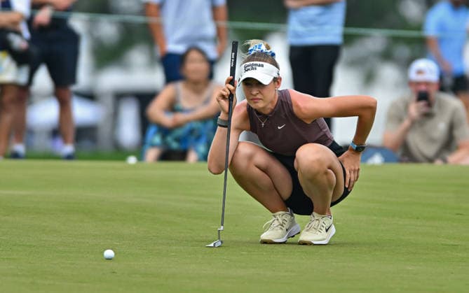 HOUSTON, TX - APRIL 26: Nelly Korda lines up her shot on the sixteenth green during the final round of The Chevron Championship in the LPGA, Golf Damen on Sunday, April 26, 2026 at Memorial Park Golf Course in Houston, TX. (Photo by Austin McAfee Icon Sportswire) GOLF: APR 26 LPGA The Chevron Championship EDITORIAL USE ONLY Icon260426021