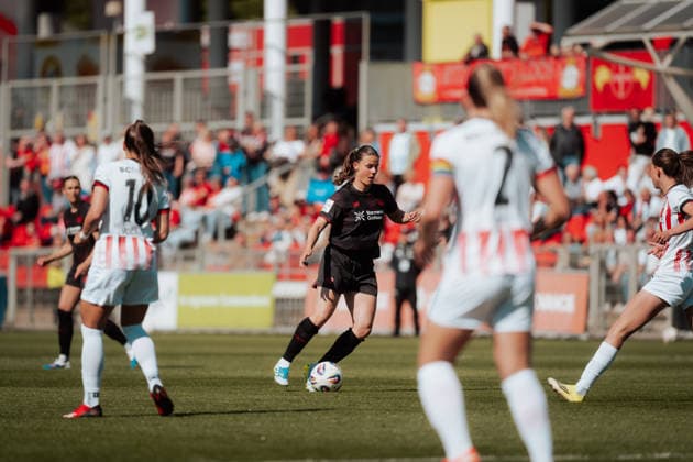 26.04.26, Women, Football, Google Pixel Frauen Bundesliga, Season 2025 2026, Bayer 04 Leverkusen - SC Freiburg, Matchday 23 Katharina Piljic ( 6 - Bayer 04 Leverkusen) dribbling Leverkusen Ulrich-Haberland-Stadion NRW Deutschland