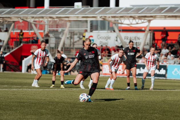 26.04.26, Women, Football, Google Pixel Frauen Bundesliga, Season 2025 2026, Bayer 04 Leverkusen - SC Freiburg, Matchday 23 Cornelia Kramer ( 7 - Bayer 04 Leverkusen) shooting a penalty Leverkusen Ulrich-Haberland-Stadion NRW Deutschland